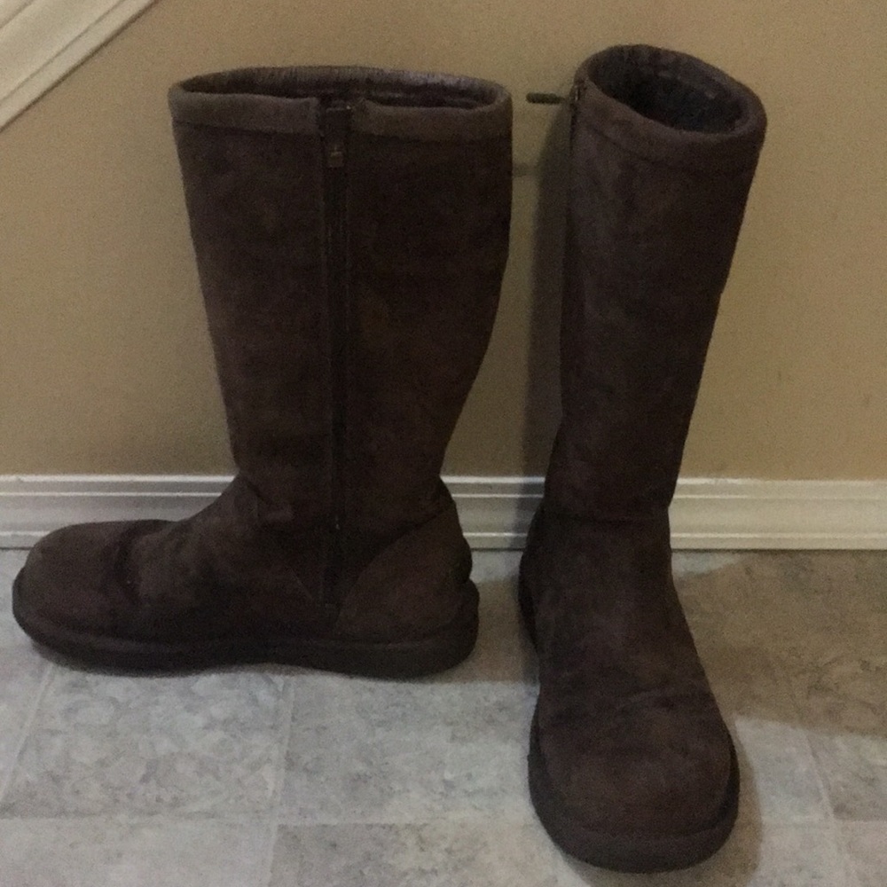 Uggs Full Boot - Picture 2 of 4